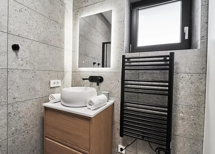 Alpine Nest דירה