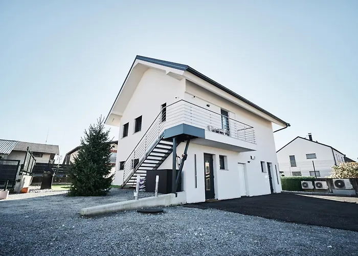 Alpine Nest דירה *